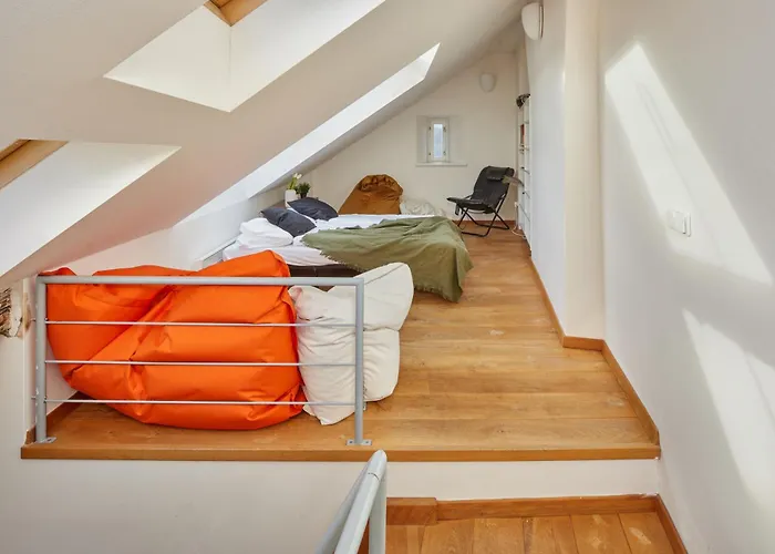 Days - Loft With Relax Zone Near Vltava River In New Town Prague