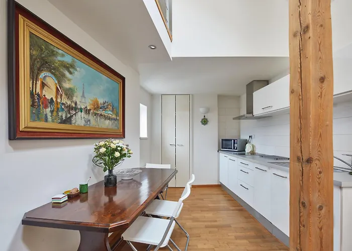 Days - Loft With Relax Zone Near Vltava River In New Town Apartment