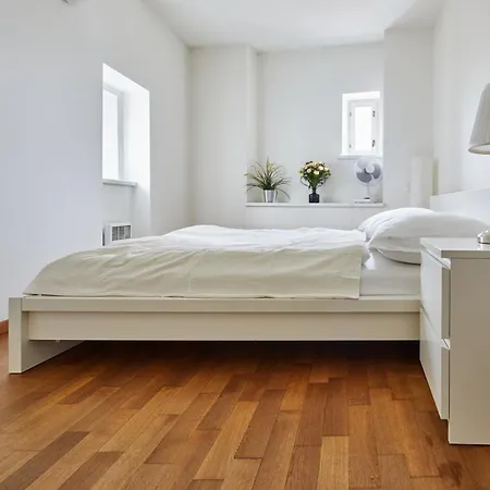 Daire Days - Loft With Relax Zone Near Vltava River In New Town *